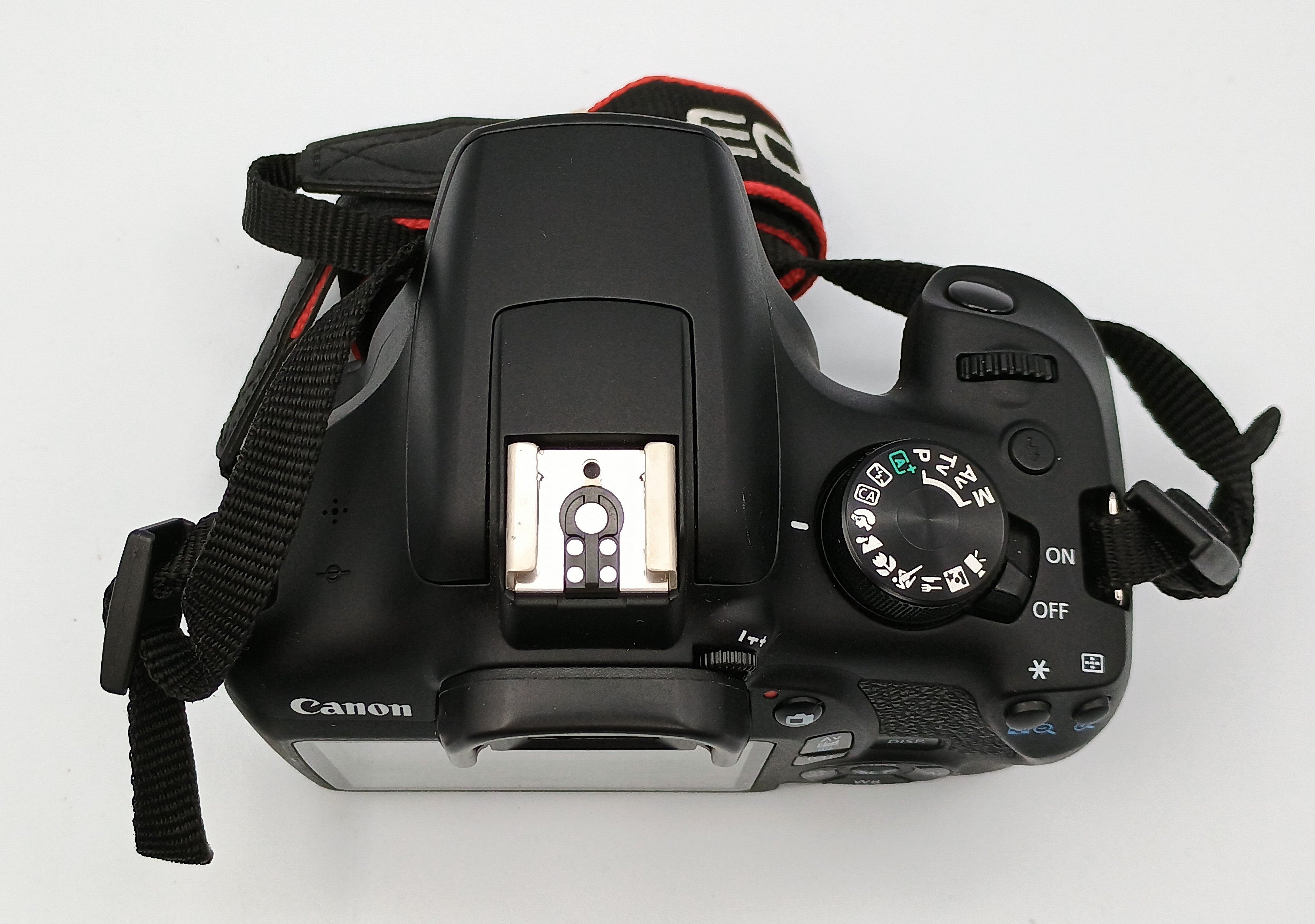 USED Canon EOS Rebel T6 DSLR with EF-S 18-55mm f3.5-5.6 IS II Lens
