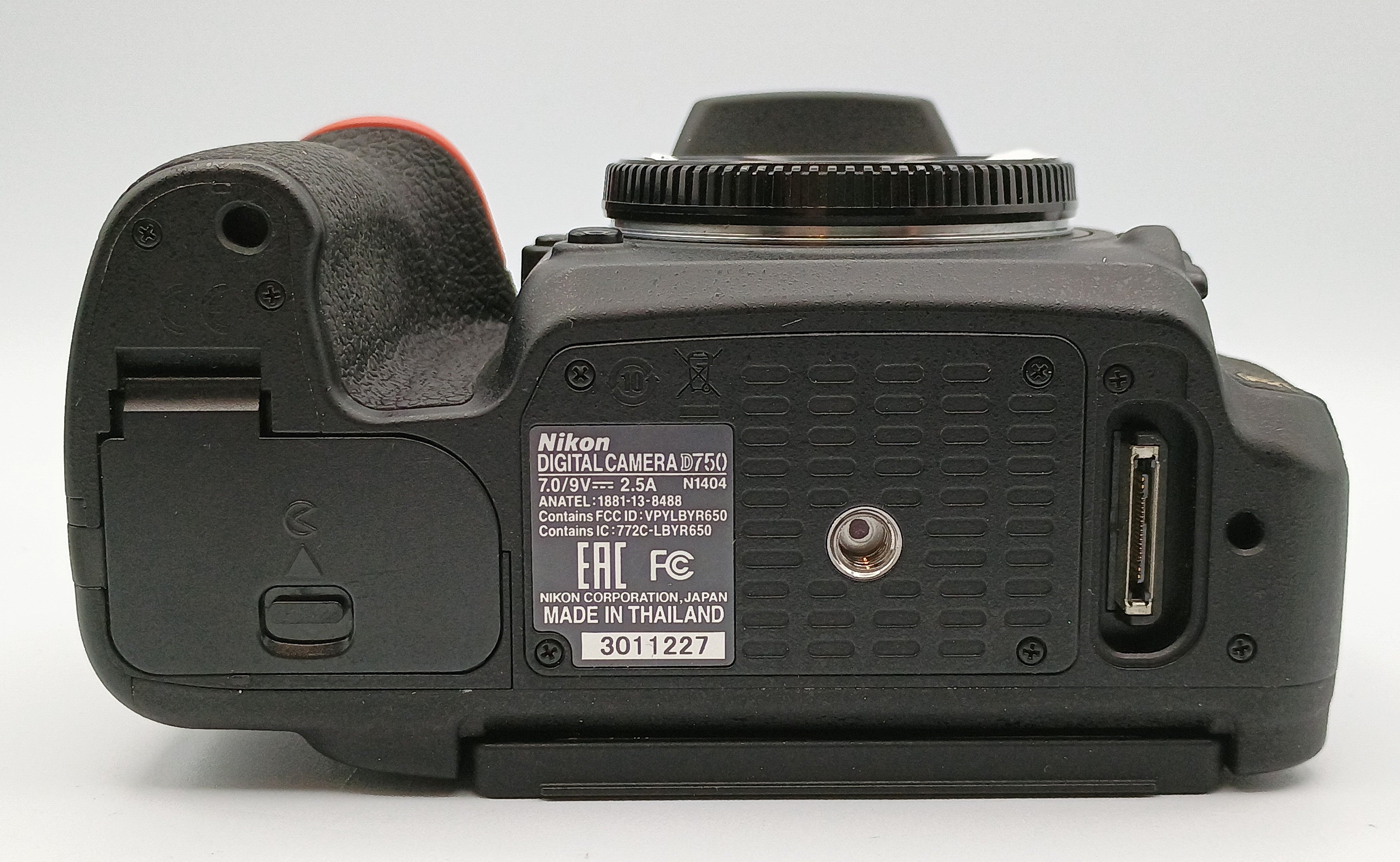 USED Nikon D750 DSLR Camera (Body Only)
